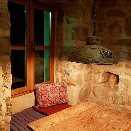 펜션 Romantisches Steinhaus Pitve